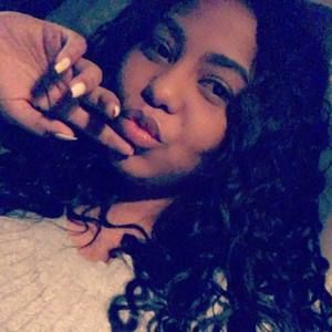 Meet your Posher, Dilayra